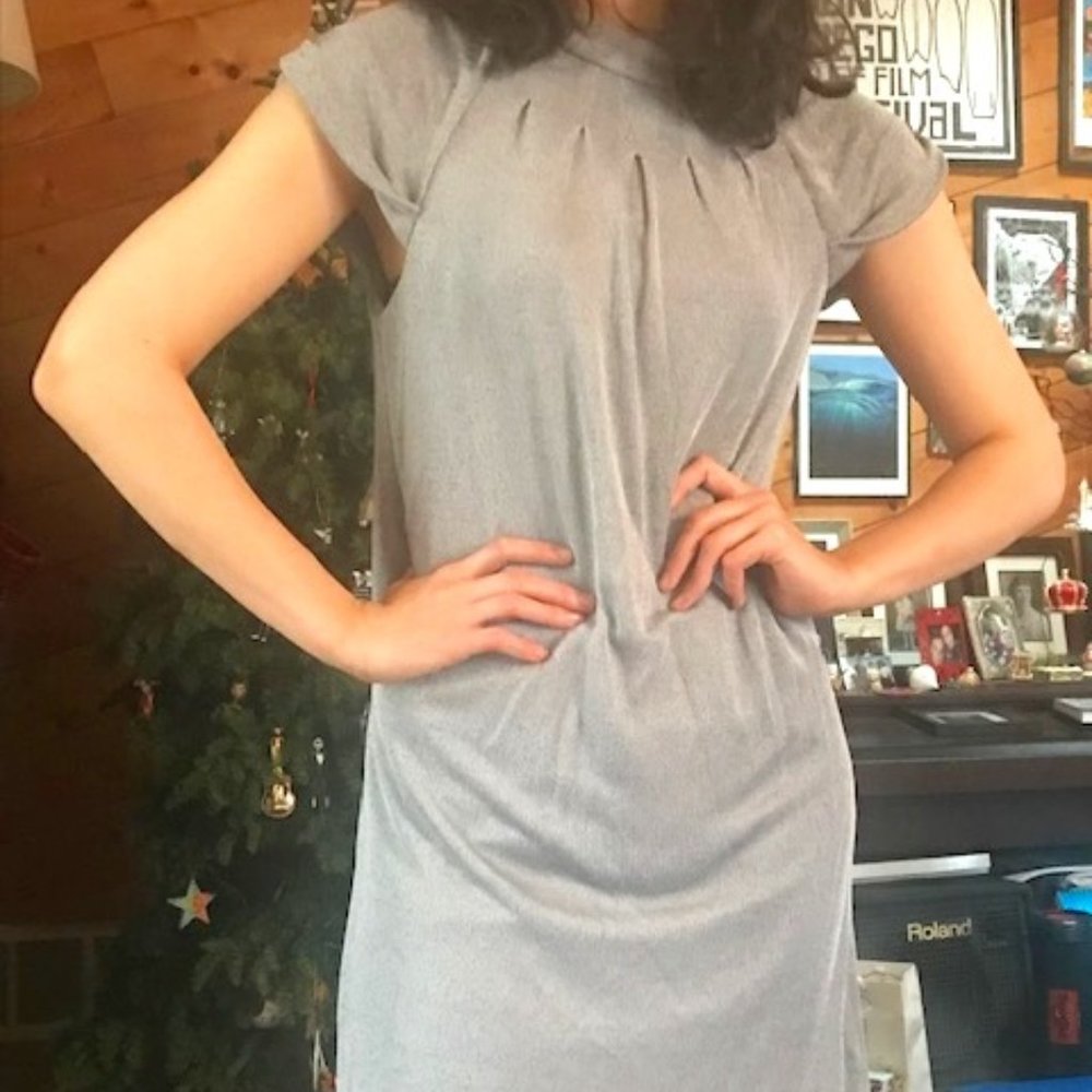 Maggy London Silver zip. back short dress